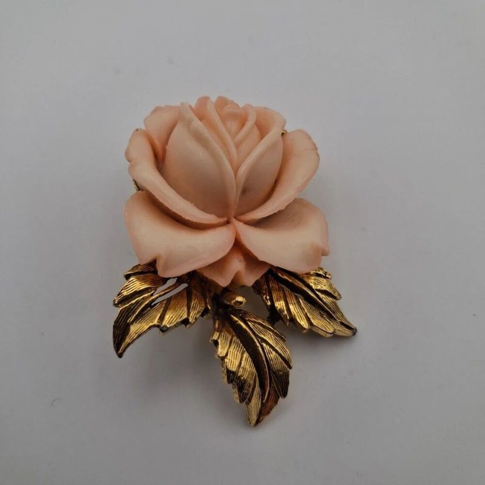 Vintage mid century angel skin coral brooch